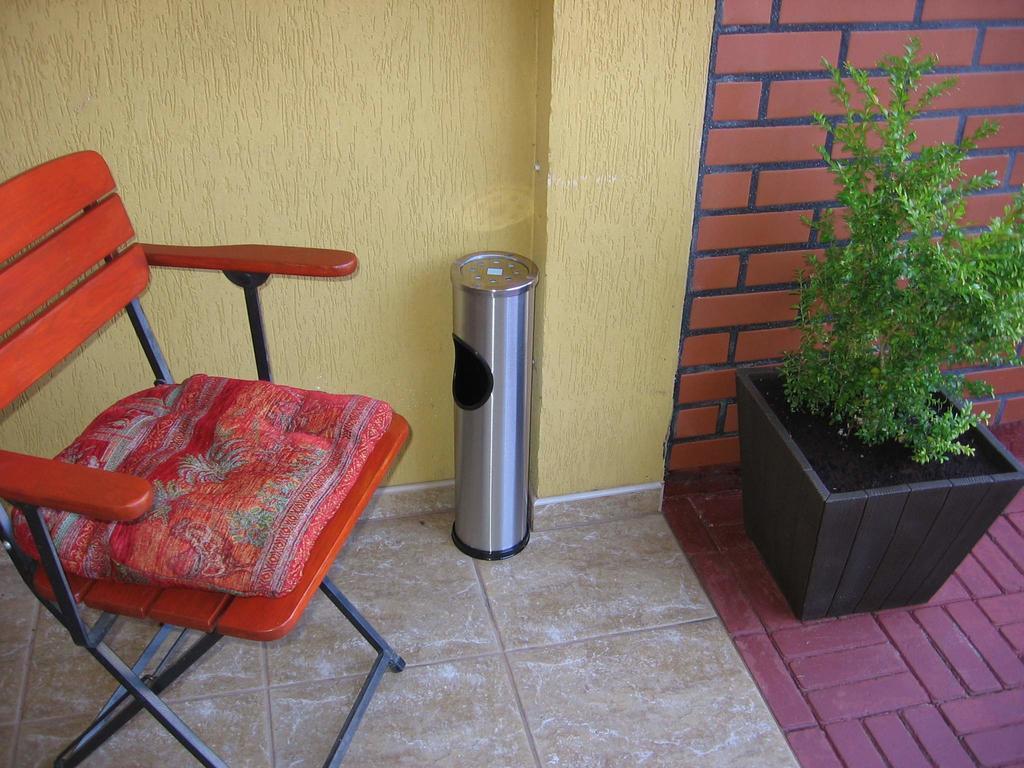 Apartament Zuzia Dzwirzyno Bagian luar foto
